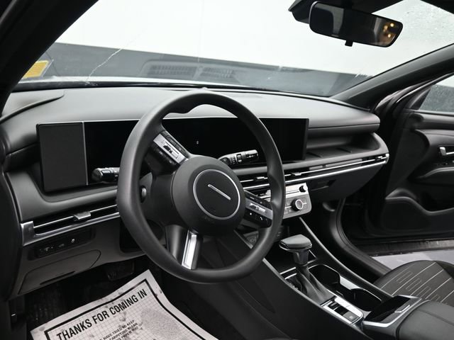 Used 2025 Hyundai Santa Cruz SE image 12