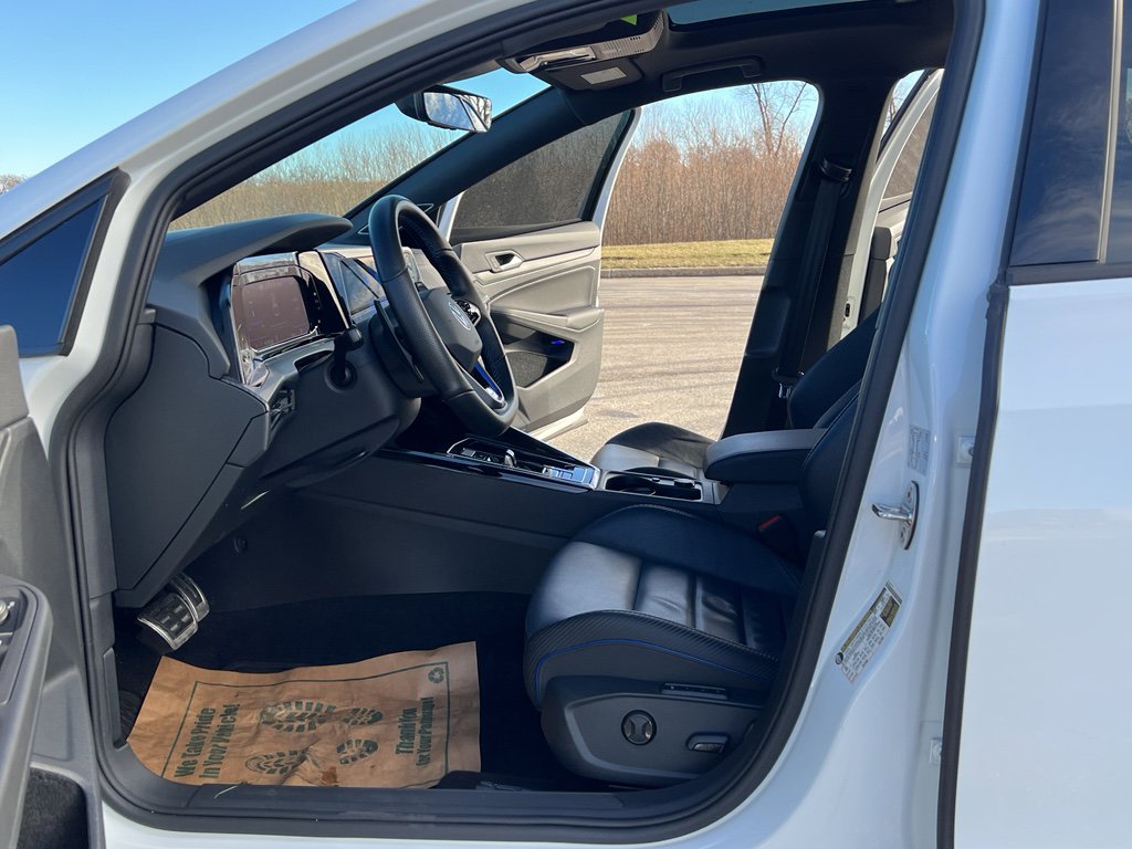 Used 2023 Volkswagen Golf R image 13