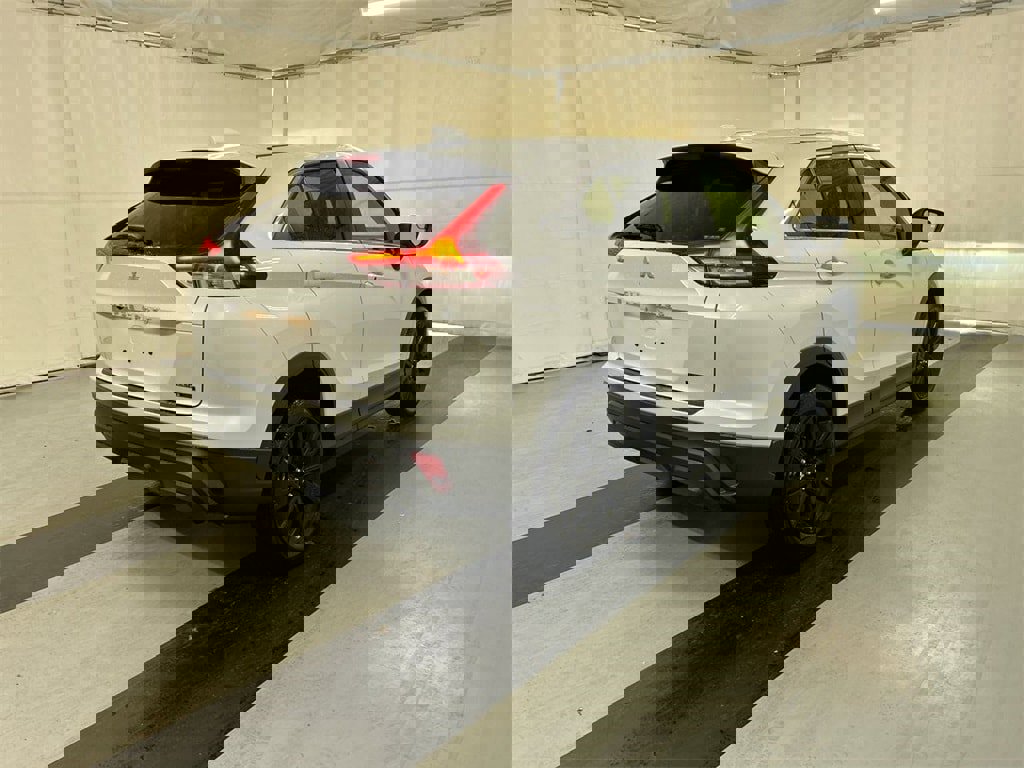 New 2026 Mitsubishi Eclipse Cross LE image 2