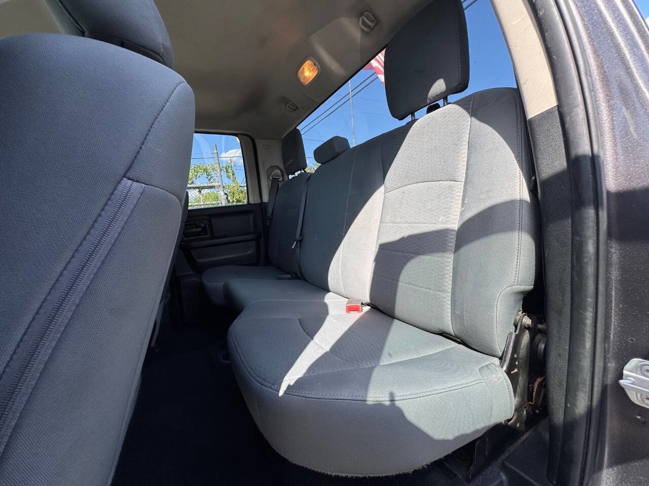 Used 2018 RAM 1500 Express RWD image 13