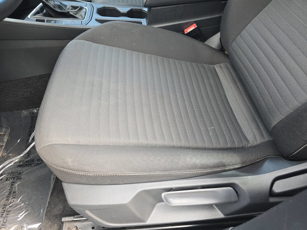 Certified 2024 Volkswagen Jetta S FWD image 32