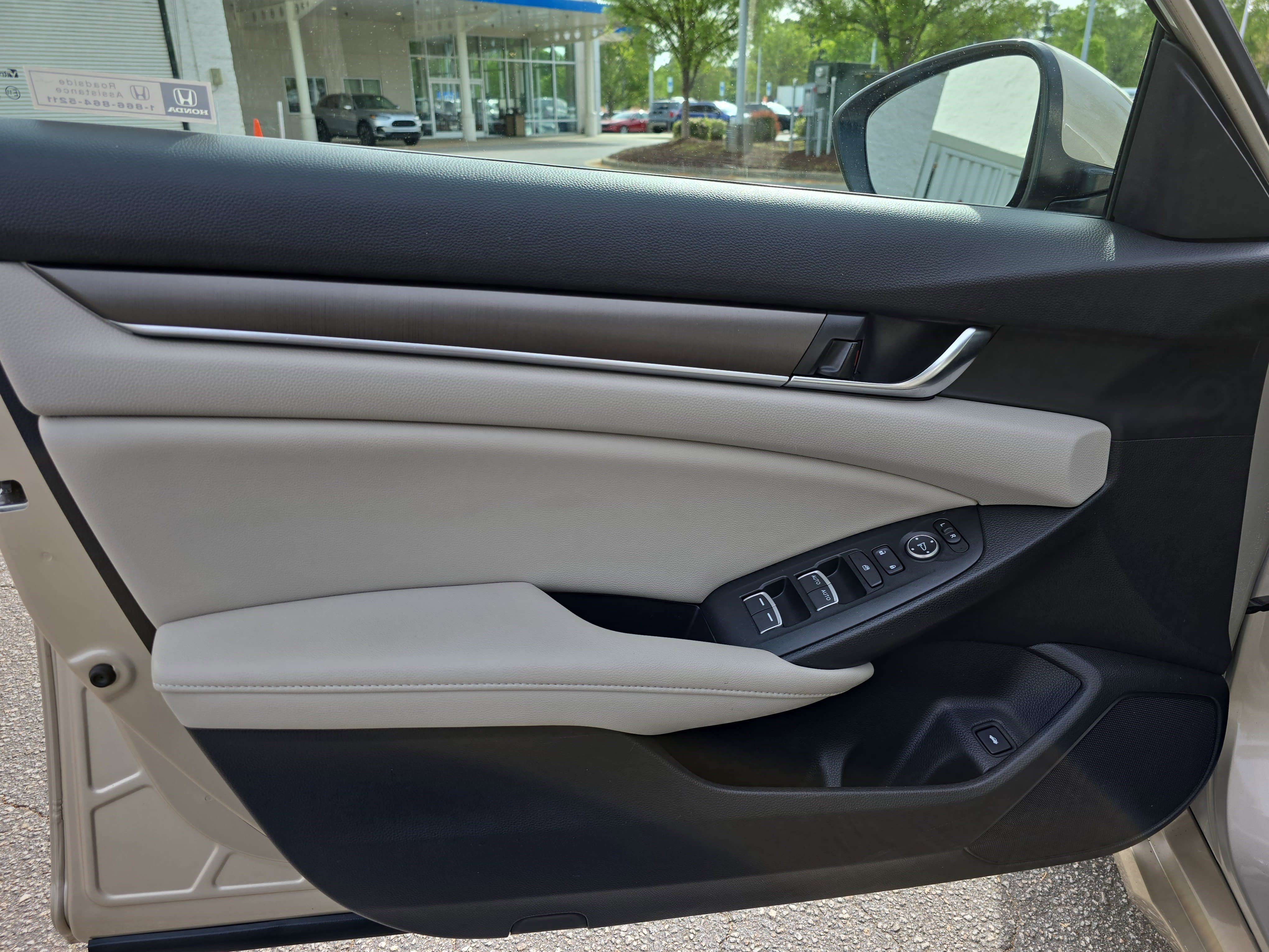 Used 2019 Honda Accord LX image 26