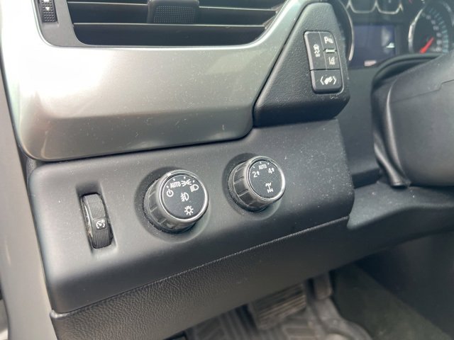 Used 2015 Chevrolet Suburban LTZ image 9