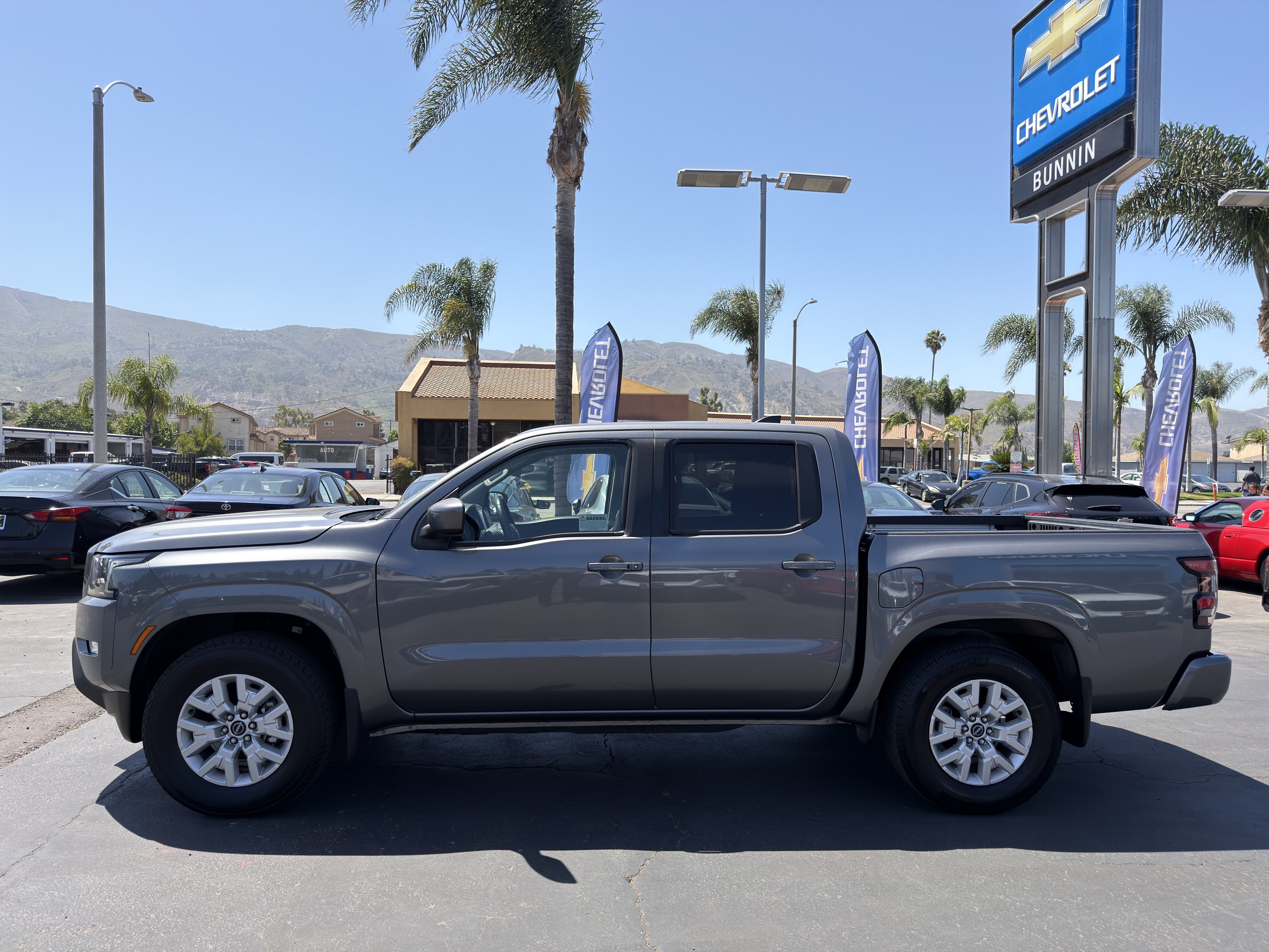 Used 2024 Nissan Frontier SV w/ SV Convenience Package RWD image 5