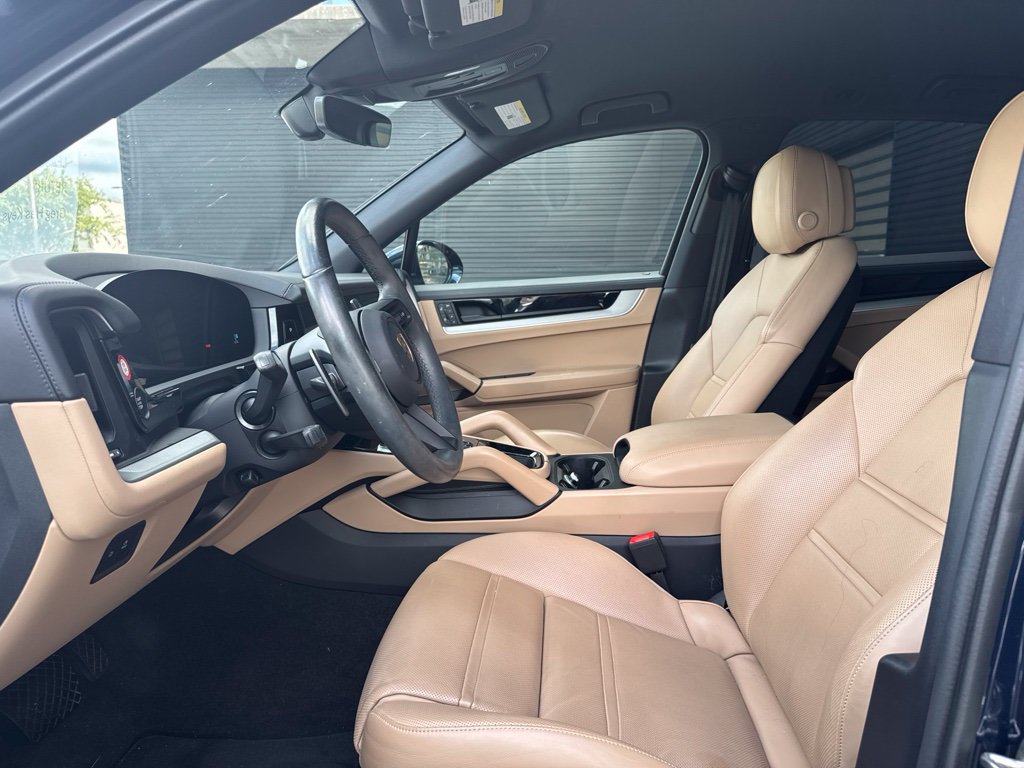 Certified 2024 Porsche Cayenne AWD/4WD image 8