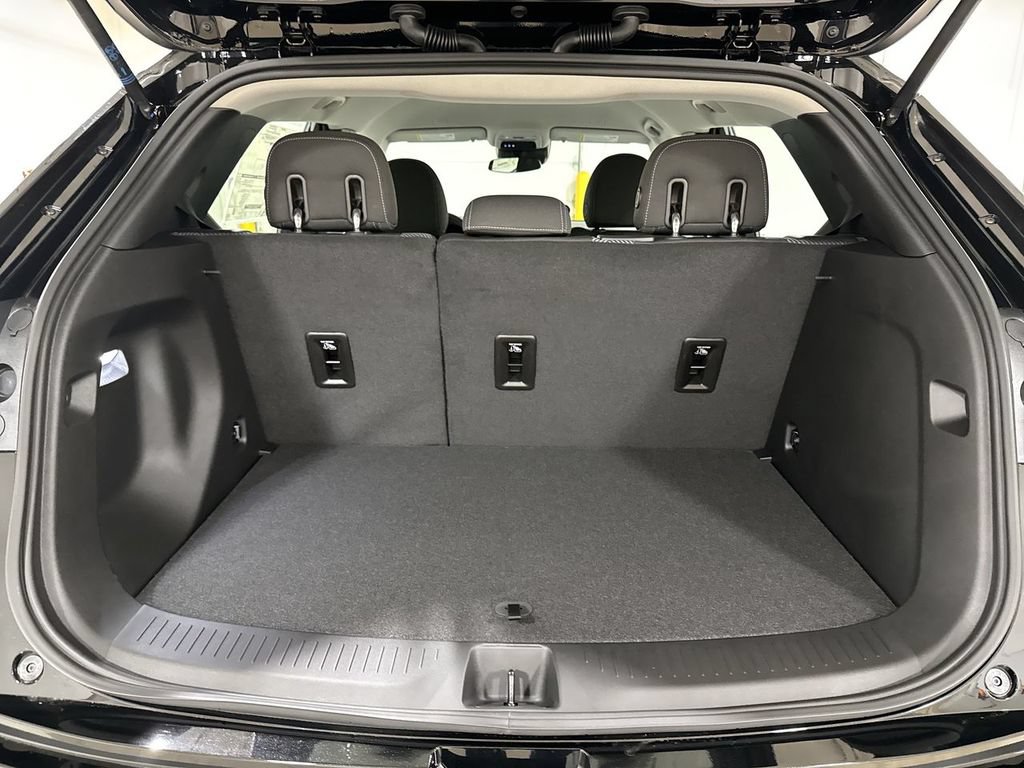 New 2027 Chevrolet Bolt LT w/ Comfort Package FWD image 24