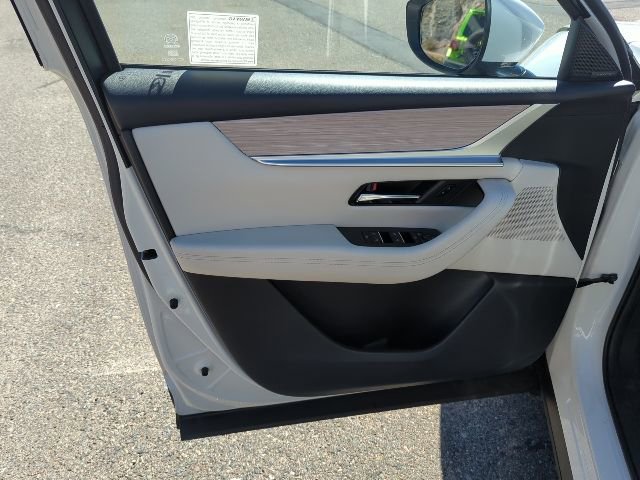 Used 2024 MAZDA CX-90 Plug-In Hybrid w/ Premium Plus image 17