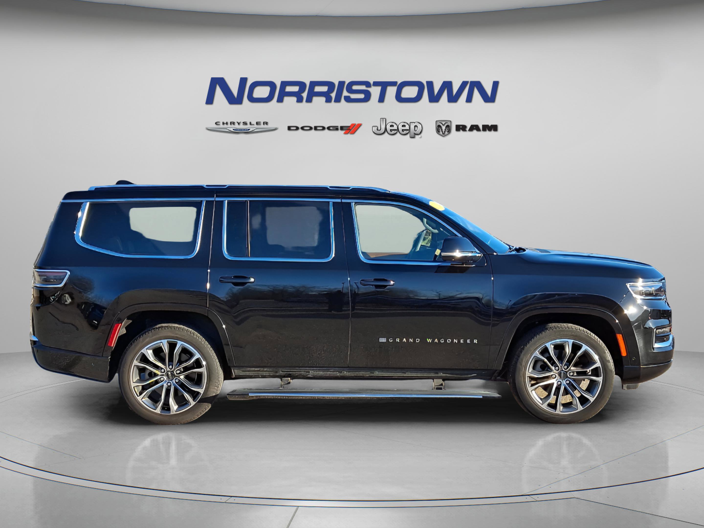 Certified 2024 Jeep Grand Wagoneer Series III w/ Rear Seat Video Group 1 image 7