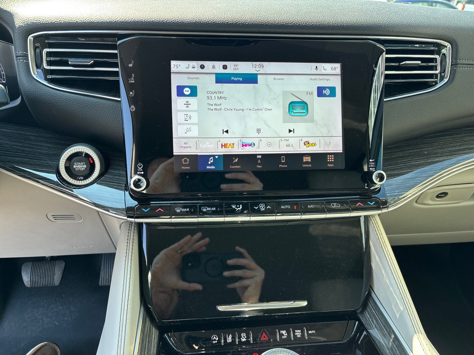 Used 2022 Jeep Wagoneer Series III w/ Flexible Seating Group image 22