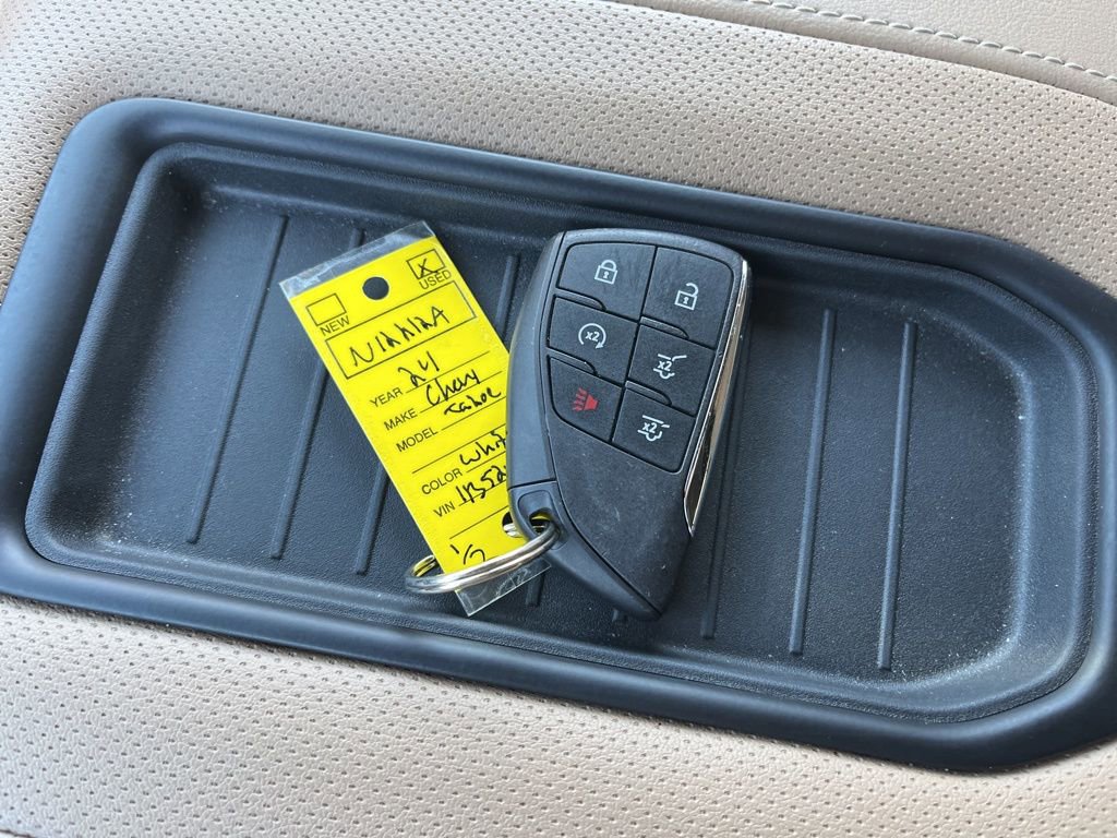 Used 2024 Chevrolet Tahoe Premier AWD/4WD image 25