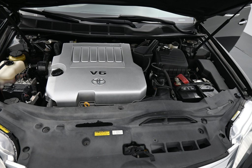 Used 2011 Toyota Avalon Limited FWD image 19