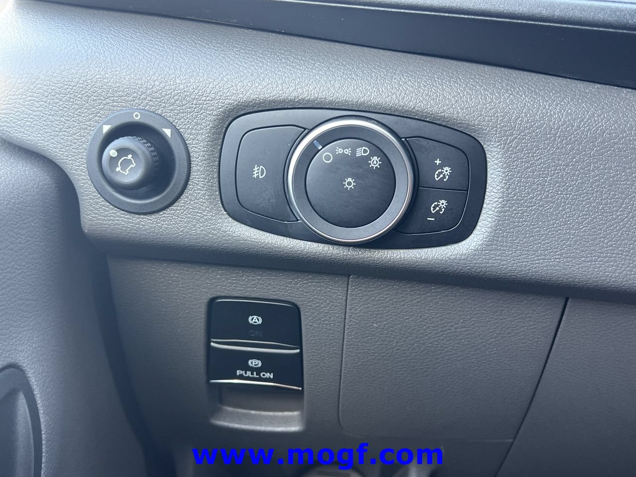 Used 2025 Ford Transit 250 Low Roof w/ Exterior Upgrade Package RWD image 13