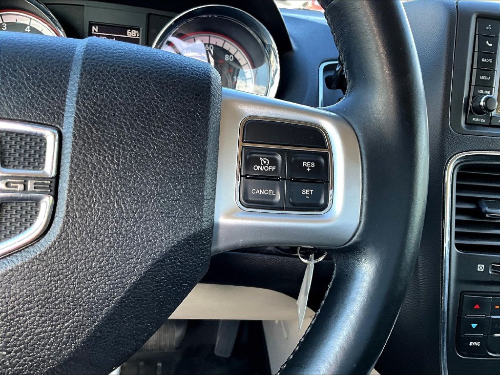 Used 2013 Dodge Grand Caravan Crew FWD image 14