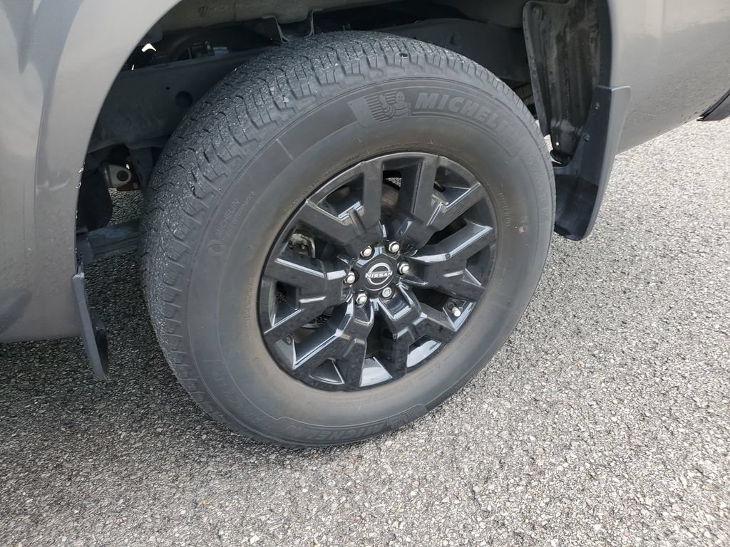 Certified 2023 Nissan Frontier SV w/ Midnight Edition Package AWD/4WD image 11