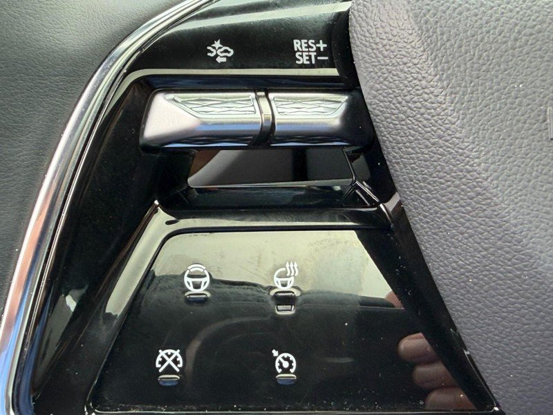 Used 2025 Cadillac Lyriq Luxury w/ LPO, Floor Liner Package AWD/4WD image 20