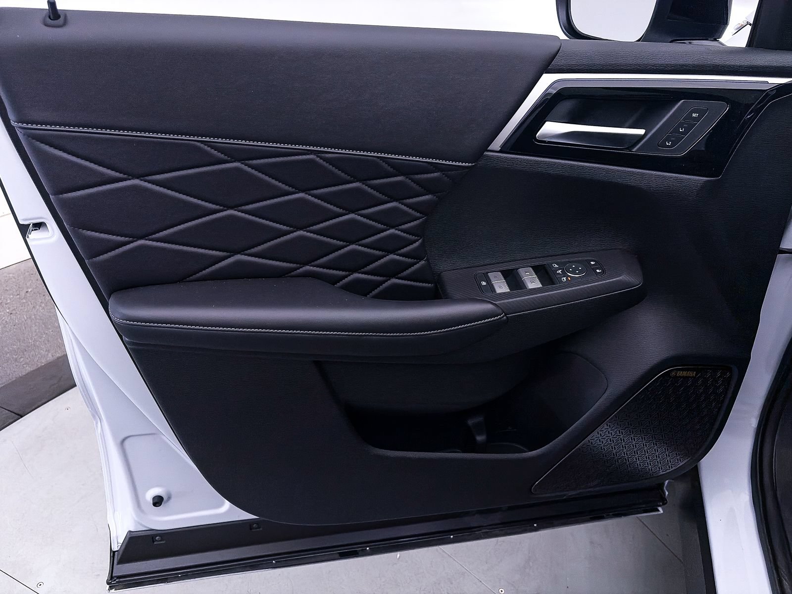 New 2026 Mitsubishi Outlander SEL Black Edition AWD/4WD image 9