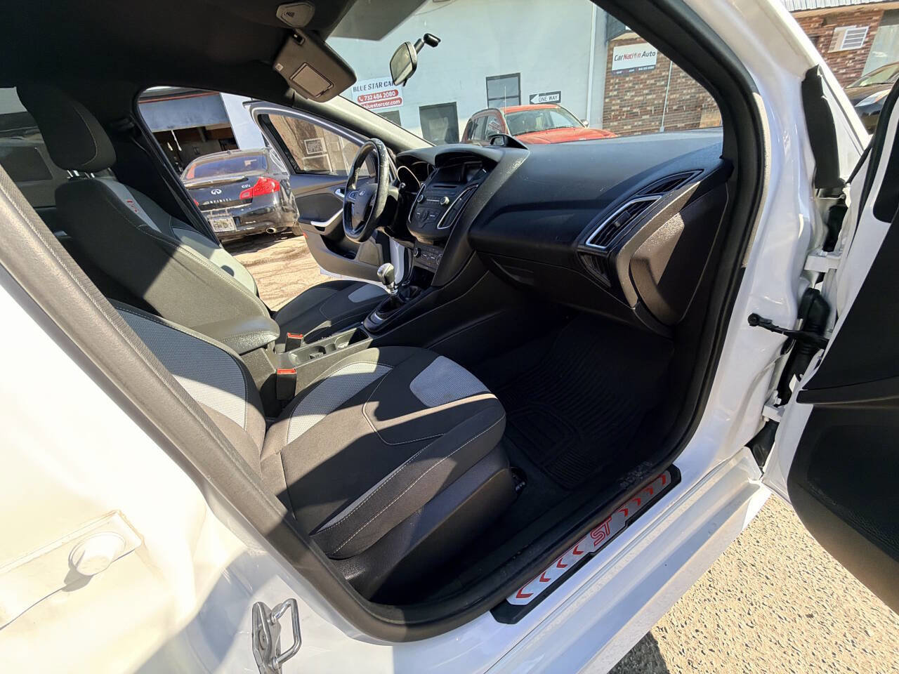 Used 2016 Ford Focus ST image 18