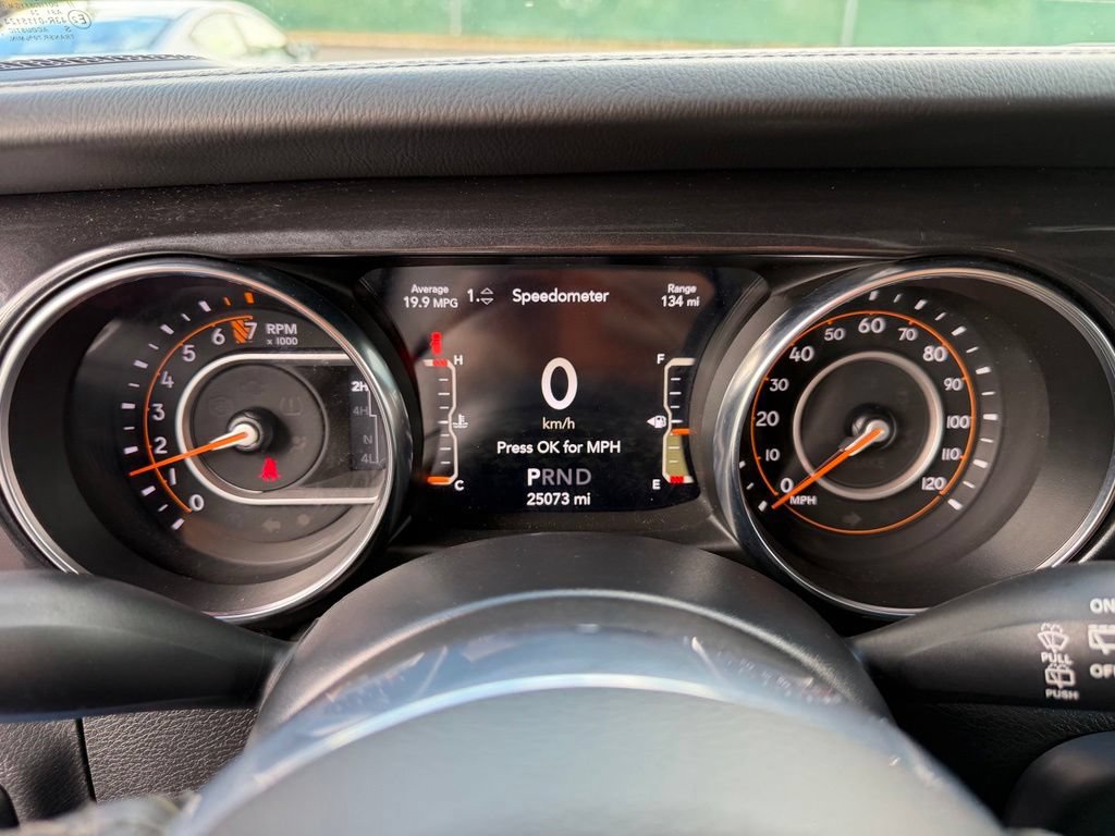 Used 2022 Jeep Wrangler Unlimited Sahara AWD/4WD image 21