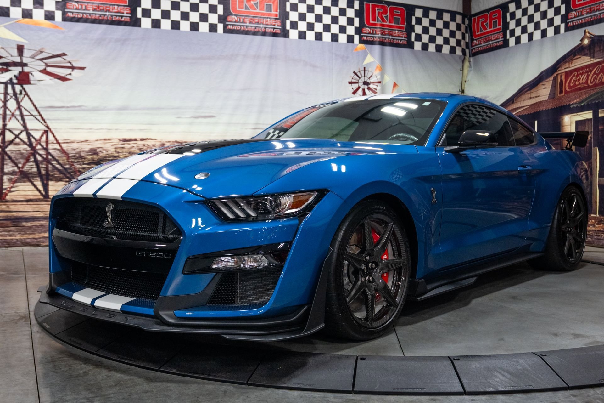 Used 2020 Ford Mustang Shelby GT500 w/ Carbon Fiber Track Pack RWD image 2