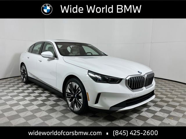 Used 2025 BMW 530i xDrive w/ Premium Package image 1