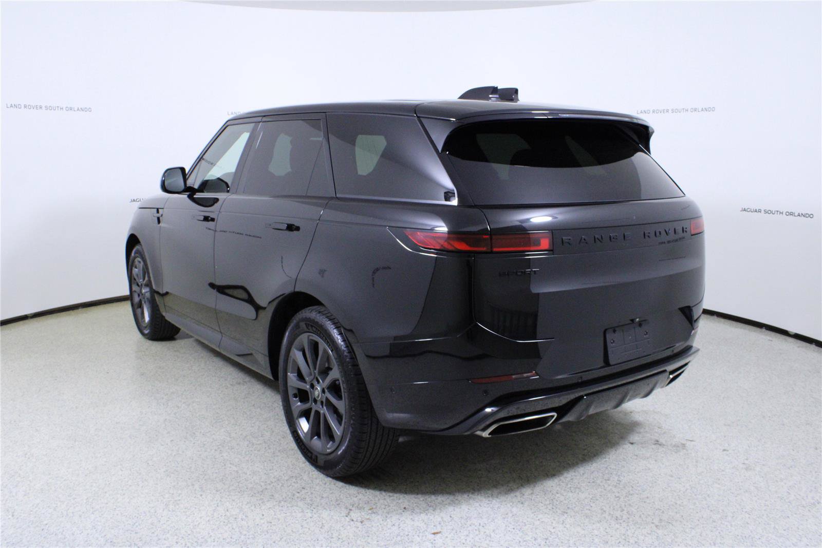 Used 2024 Land Rover Range Rover Sport Dynamic SE AWD/4WD image 5