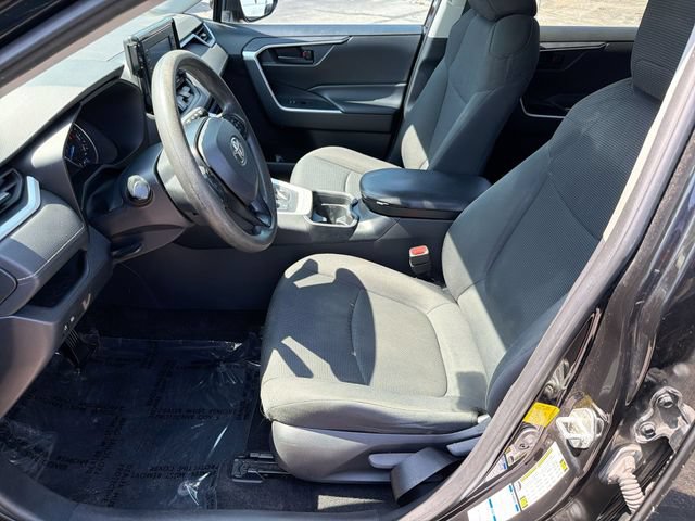 Used 2020 Toyota RAV4 LE AWD/4WD image 15