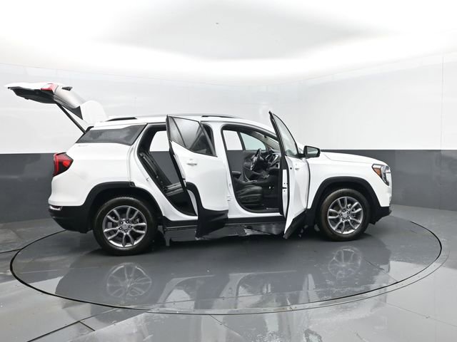 Used 2024 GMC Terrain SLT image 30