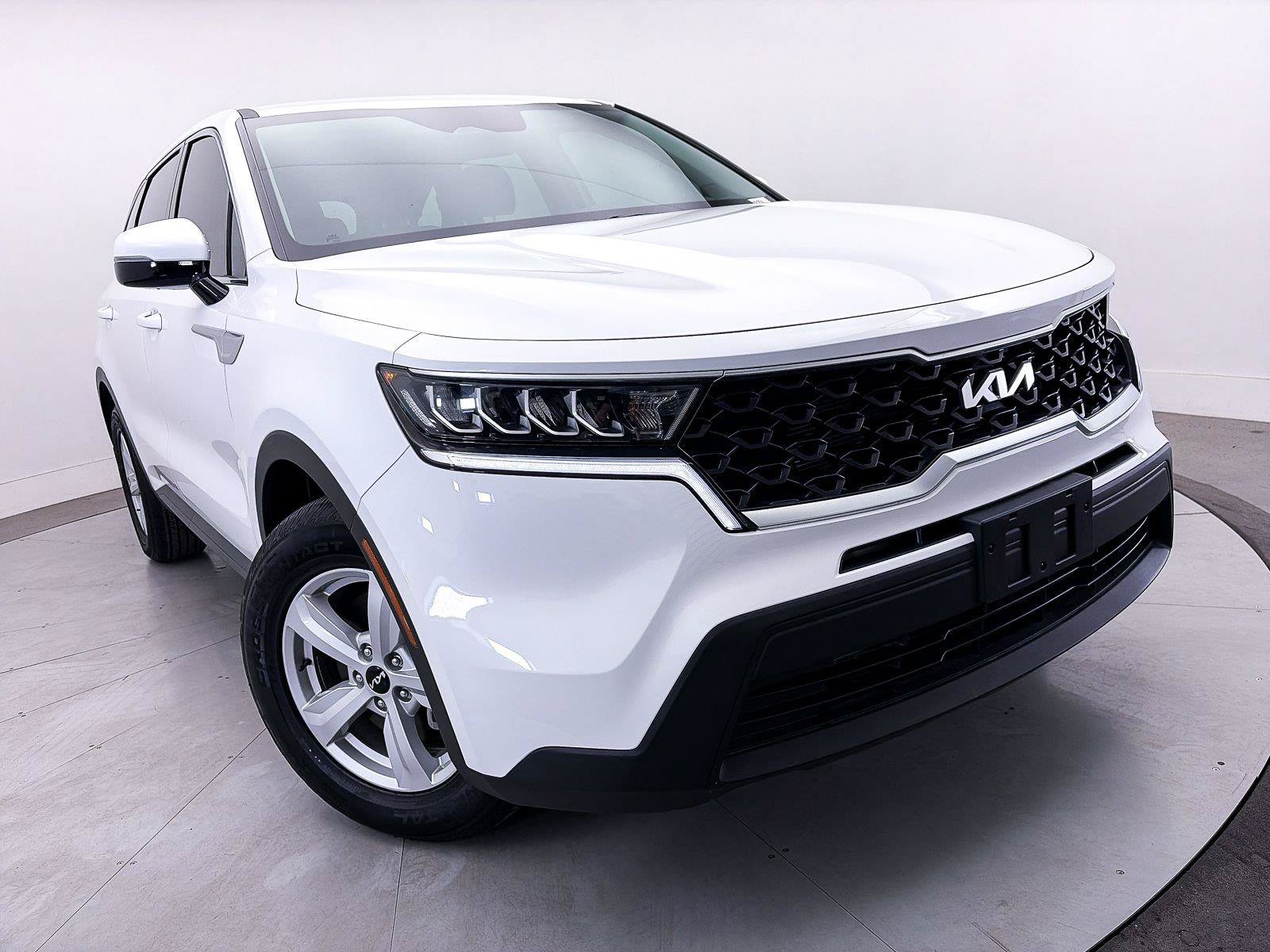 Used 2023 Kia Sorento LX FWD image 6