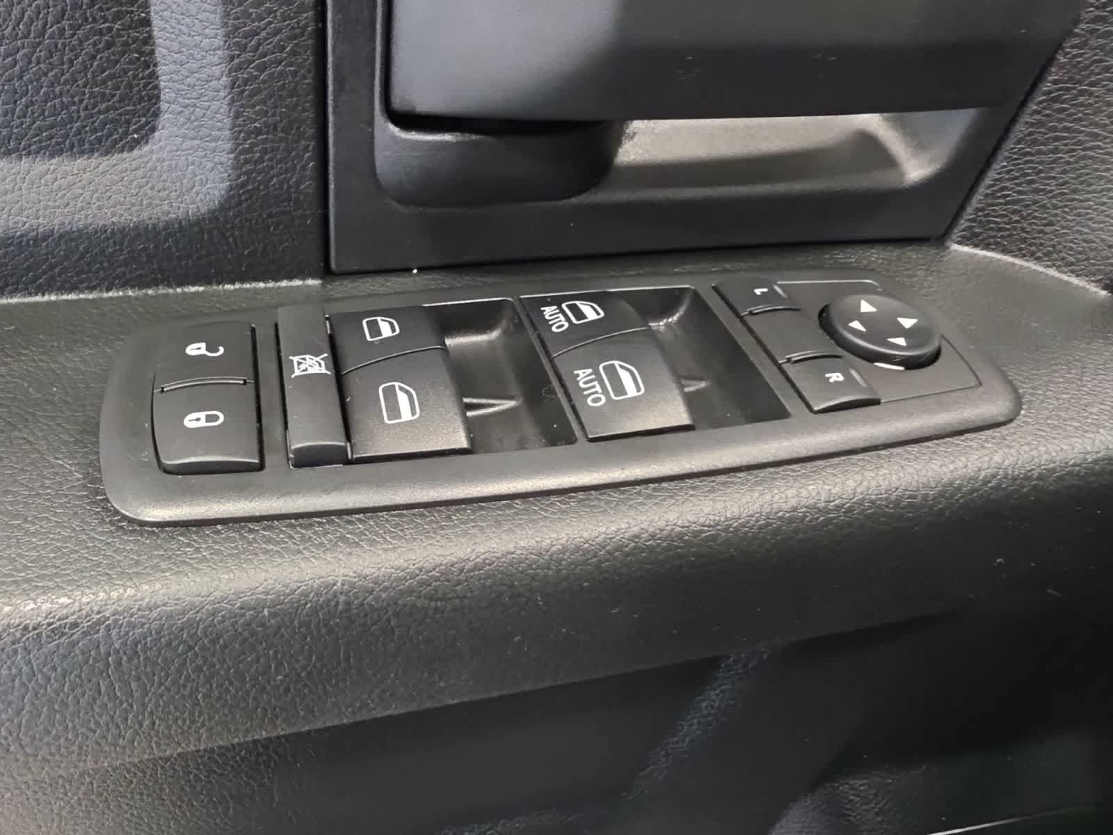Used 2017 RAM 1500 Express AWD/4WD image 21