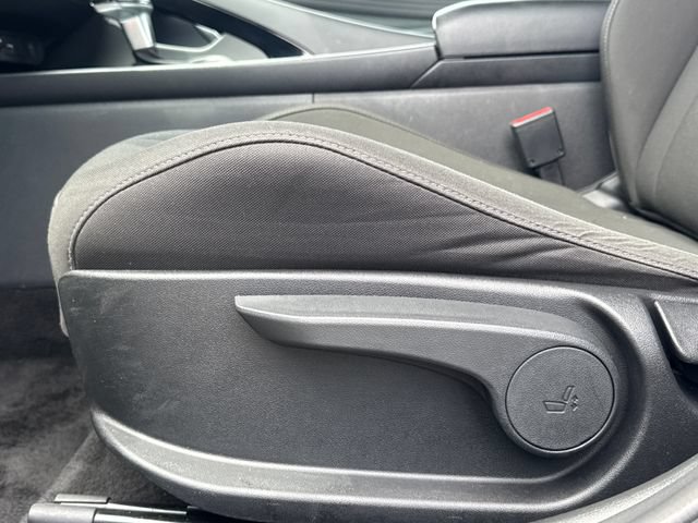 Used 2025 Hyundai Elantra SEL FWD image 14