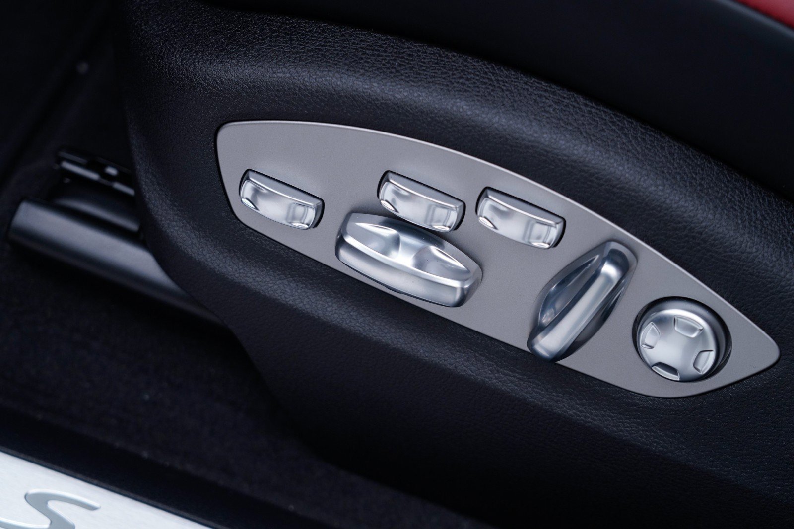 New 2026 Porsche Macan S AWD/4WD image 15