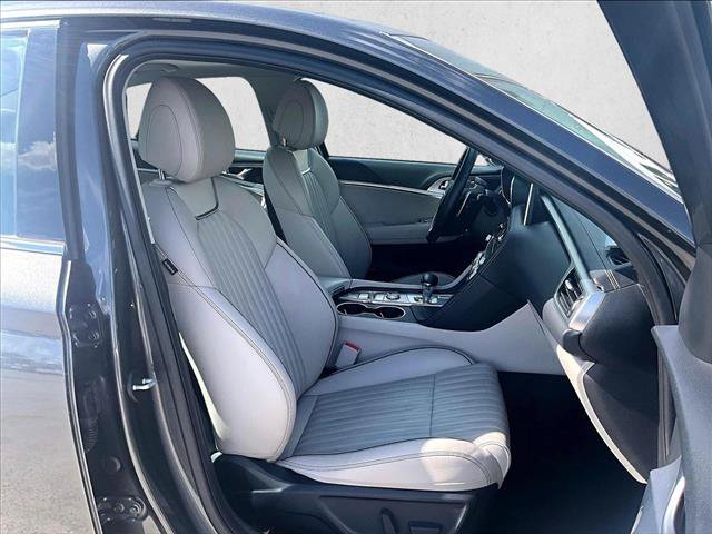 Used 2020 Genesis G70 2.0T w/ Elite Package RWD image 9