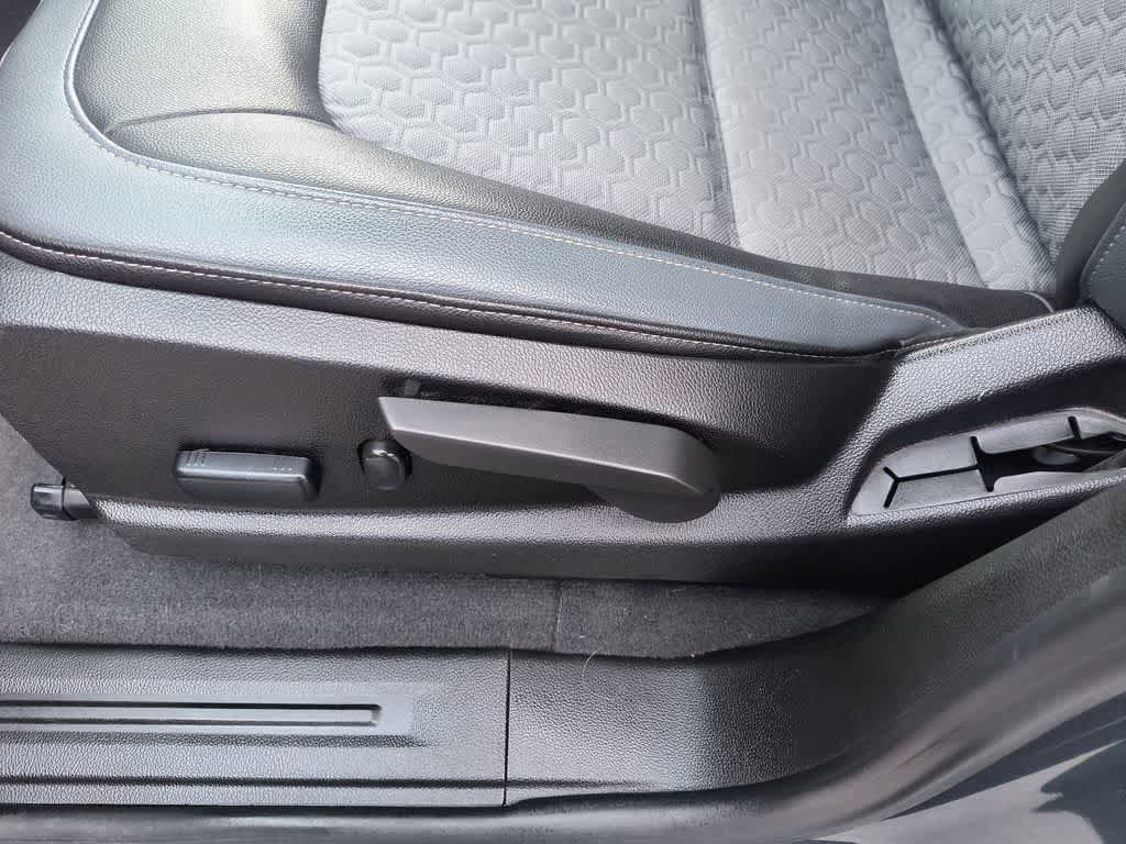 Used 2019 Chevrolet Colorado Z71 AWD/4WD image 12