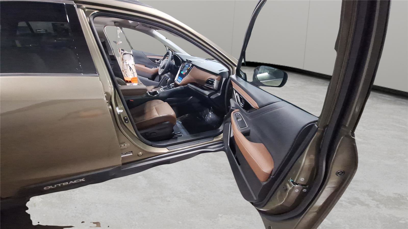 Used 2023 Subaru Outback Touring image 12