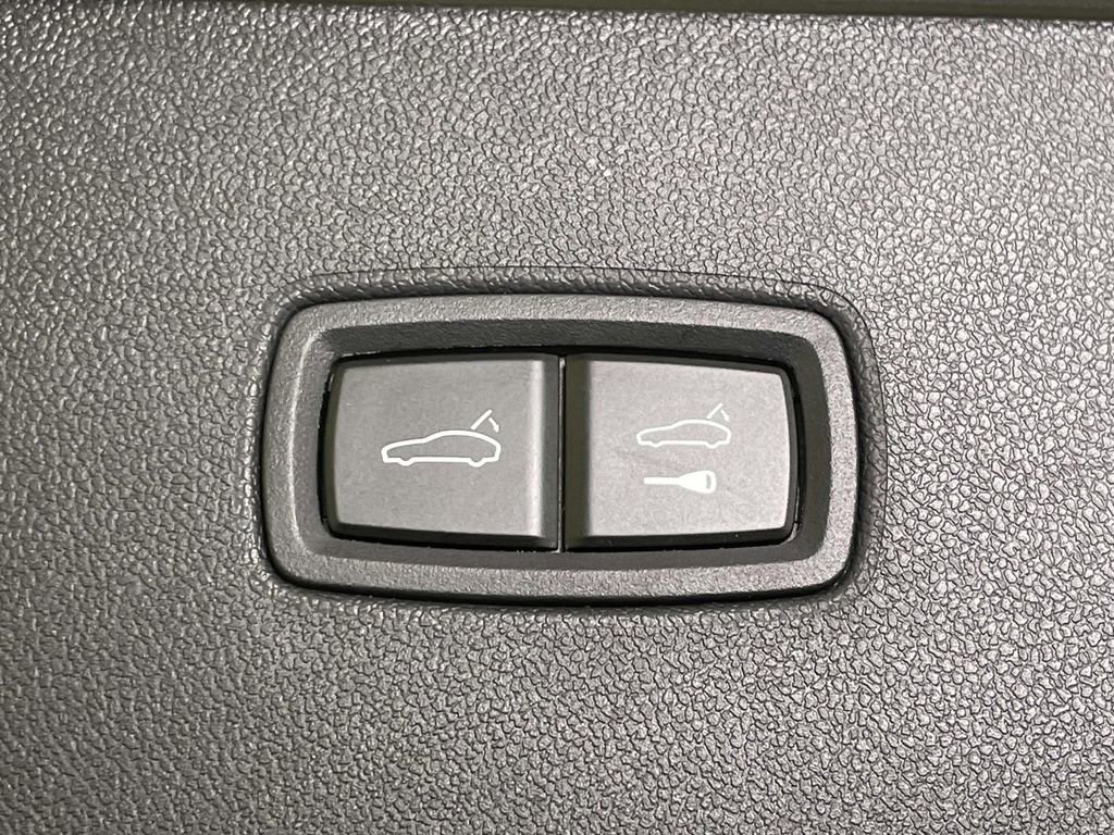 Used 2025 Porsche Cayenne S image 22