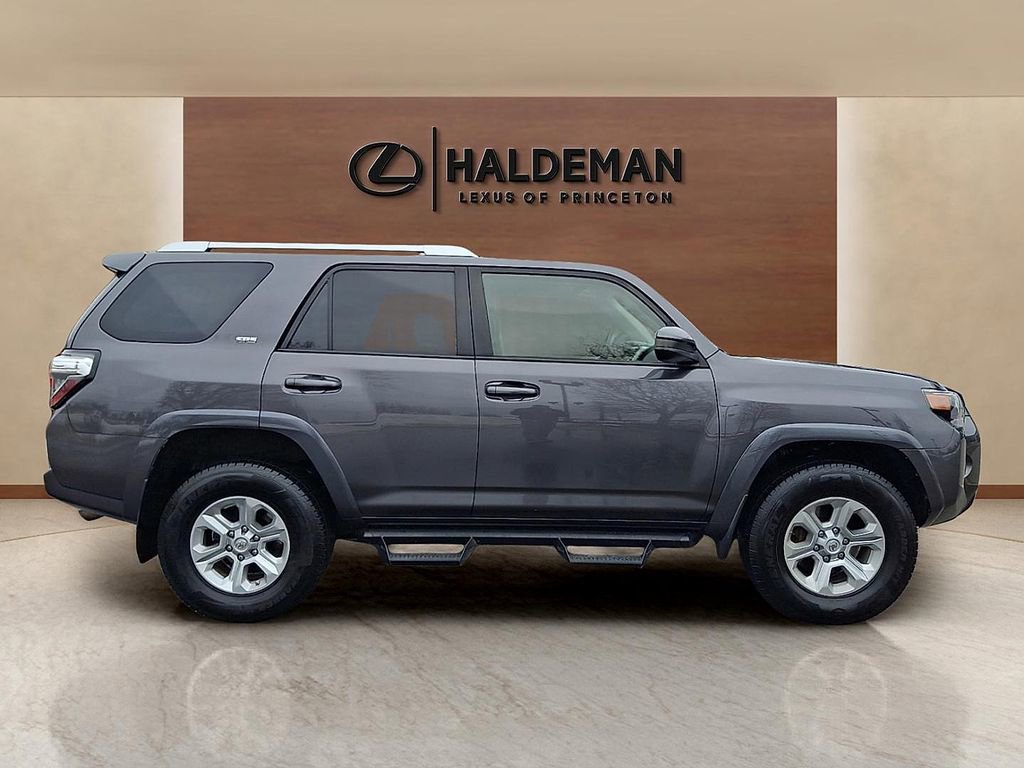 Used 2017 Toyota 4Runner SR5 image 7