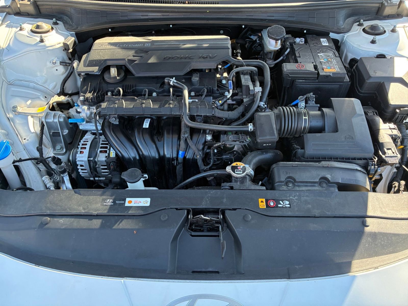 Used 2025 Hyundai Elantra SEL image 28