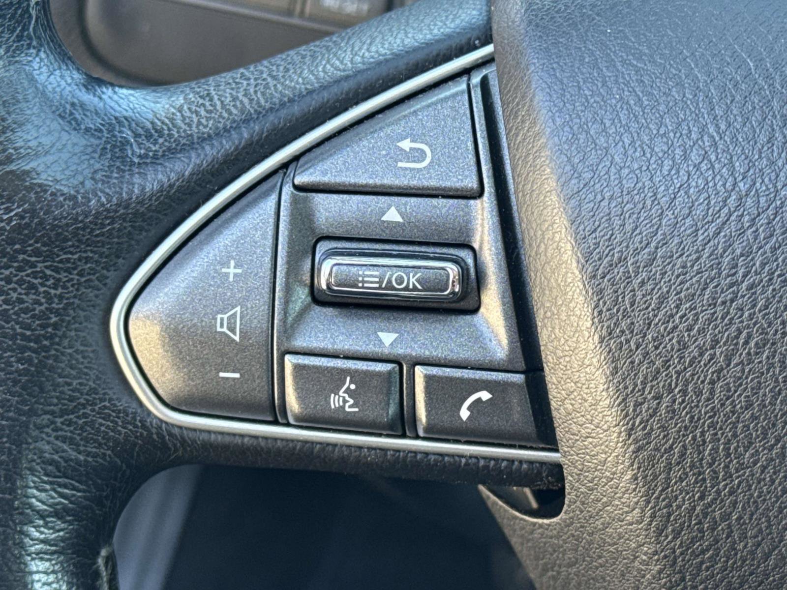 Used 2017 INFINITI Q50 Signature Edition w/ Cargo Package (L95) image 18