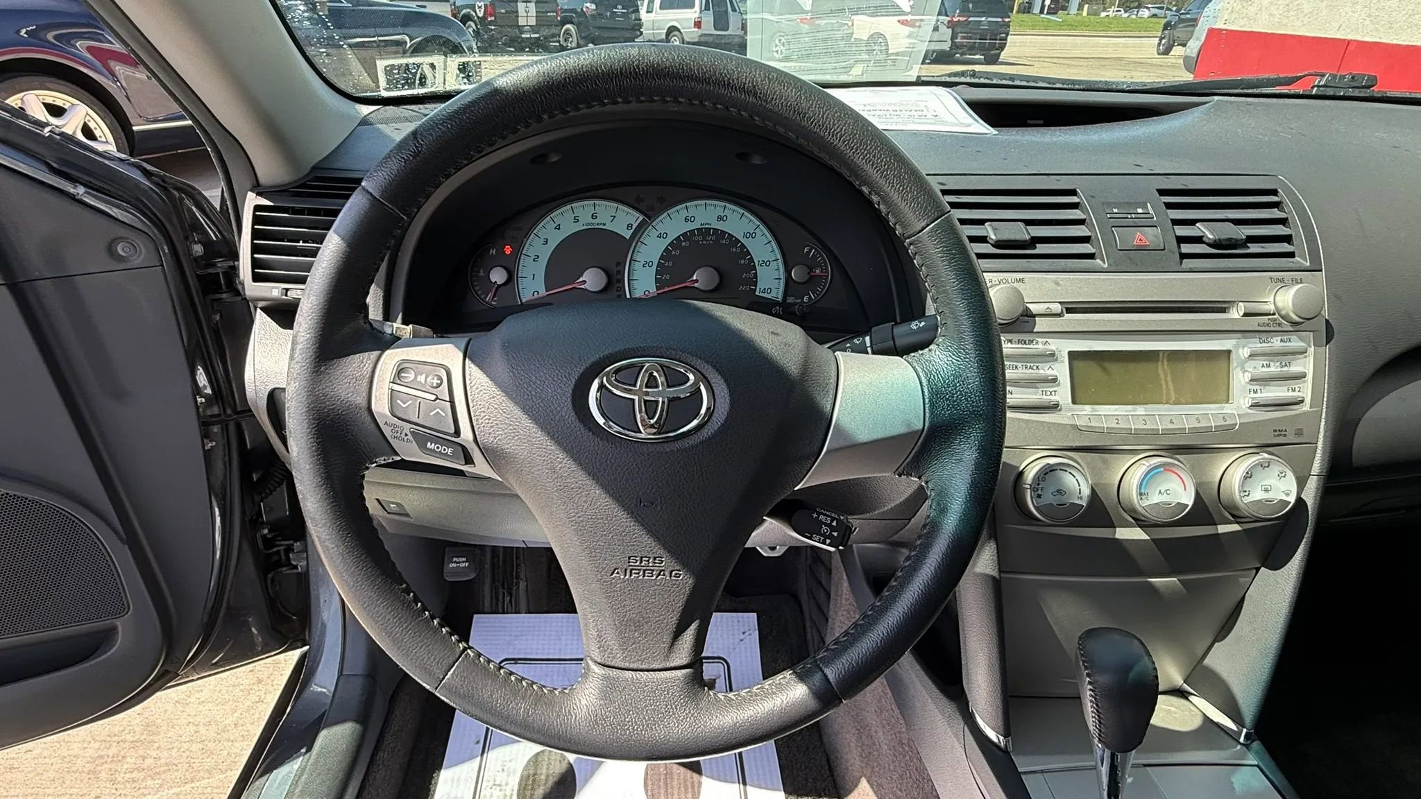 Used 2011 Toyota Camry SE w/ SE Extra-Value Pkg #1 FWD image 14