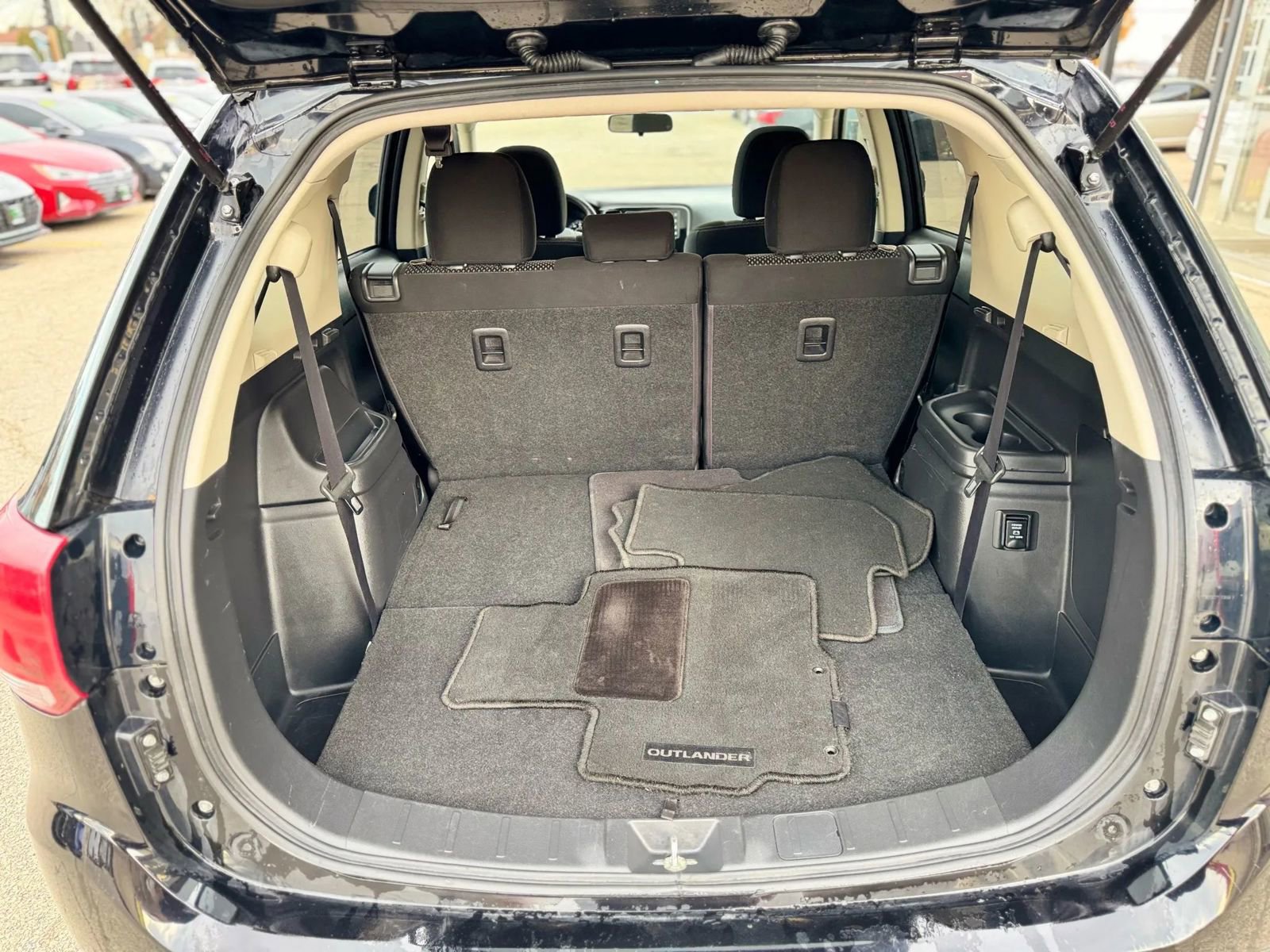 Used 2017 Mitsubishi Outlander SE image 8