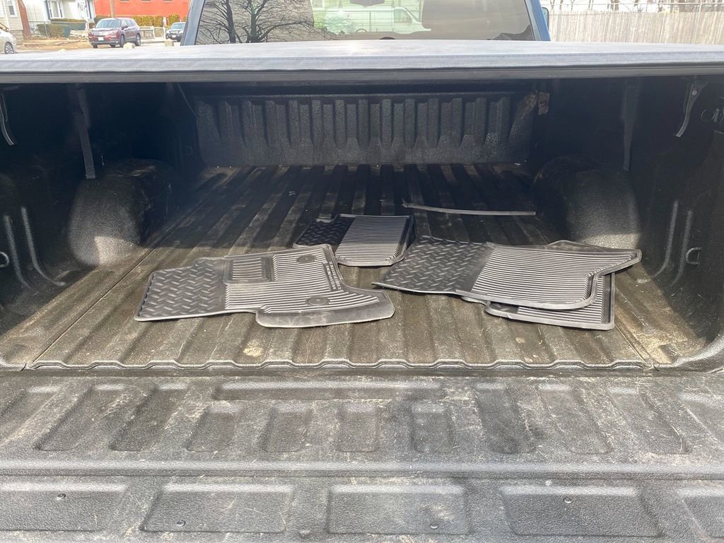 Used 2017 GMC Sierra 1500 SLE w/ SLE Value Package image 28