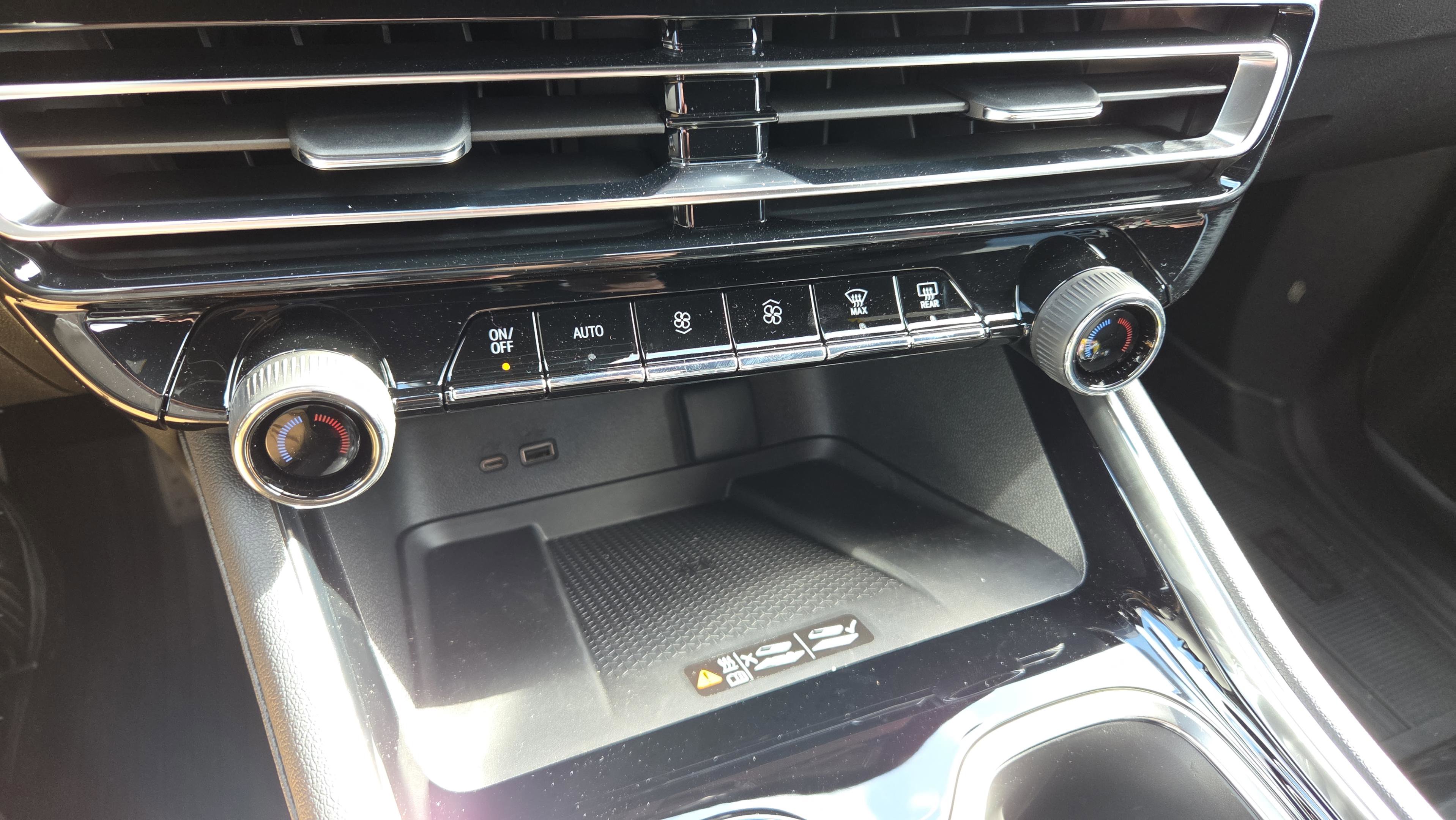 New 2026 Chevrolet Traverse RS w/ LPO, Floor Liner Package image 22