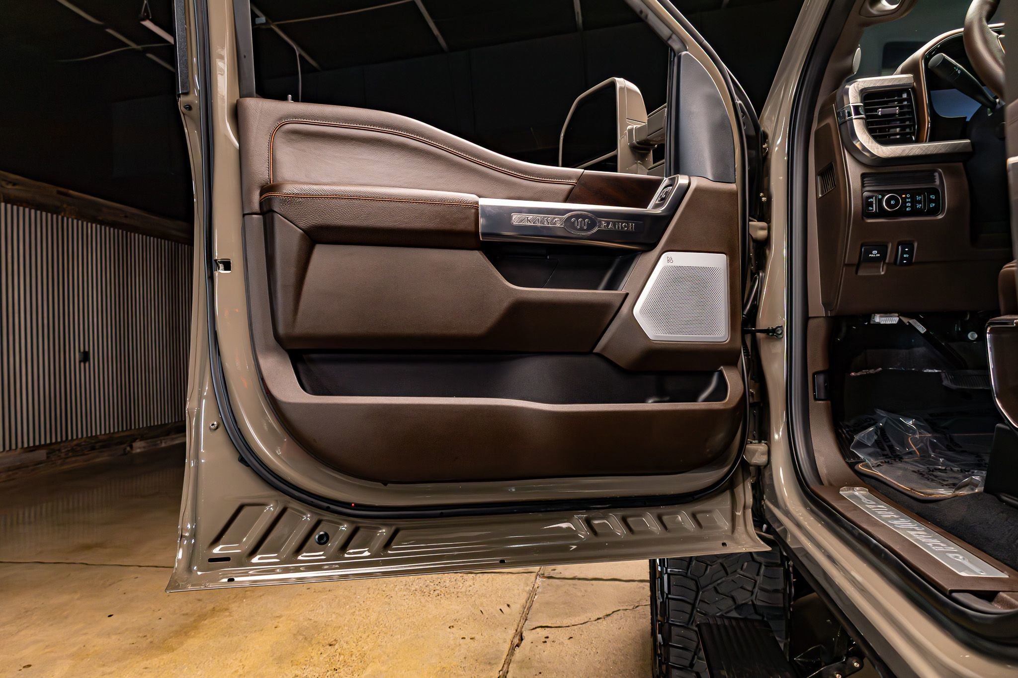 Used 2026 Ford F250 King Ranch w/ Chrome Package image 30