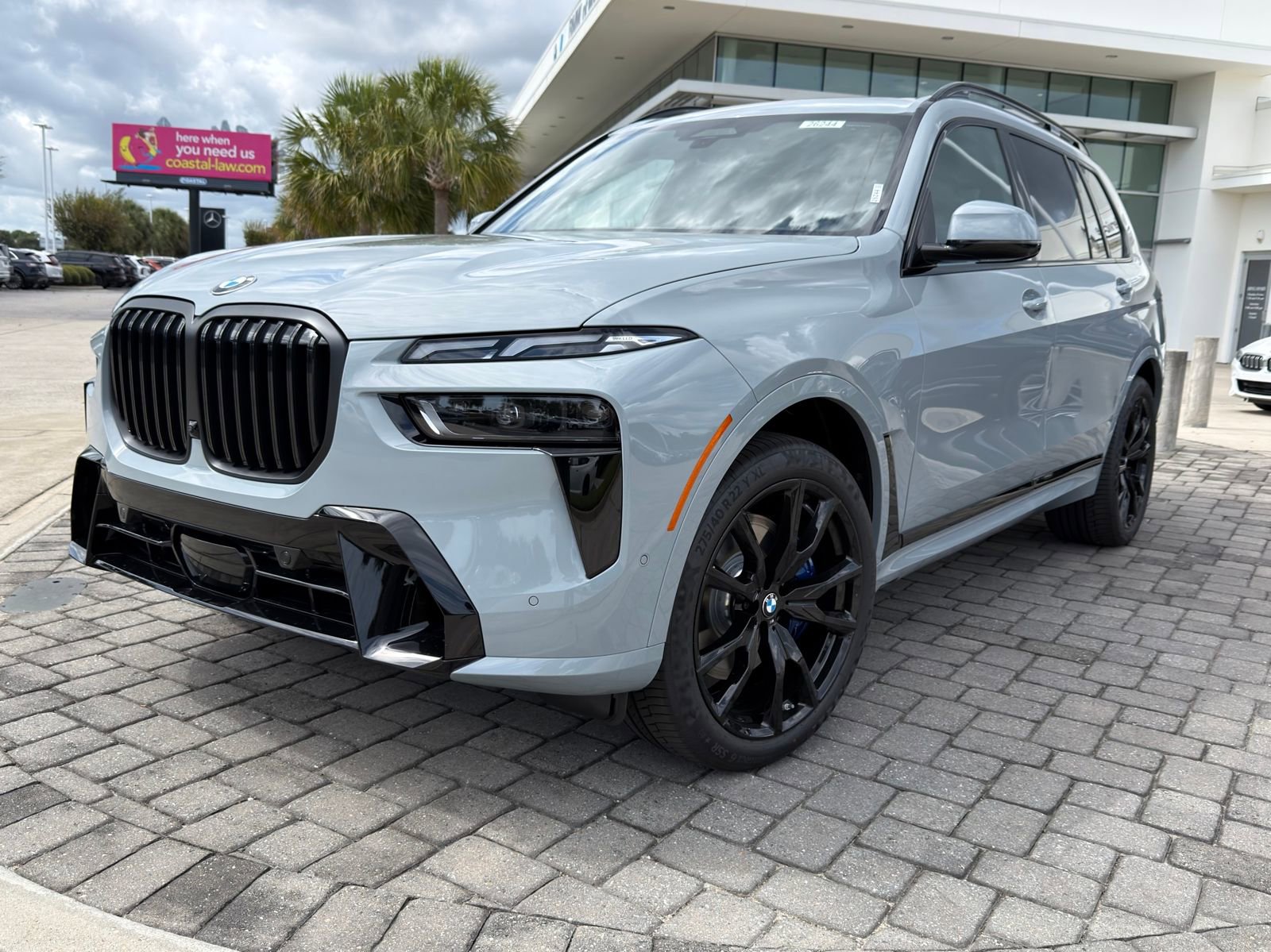 New 2026 BMW X7 xDrive40i w/ M Sport Package