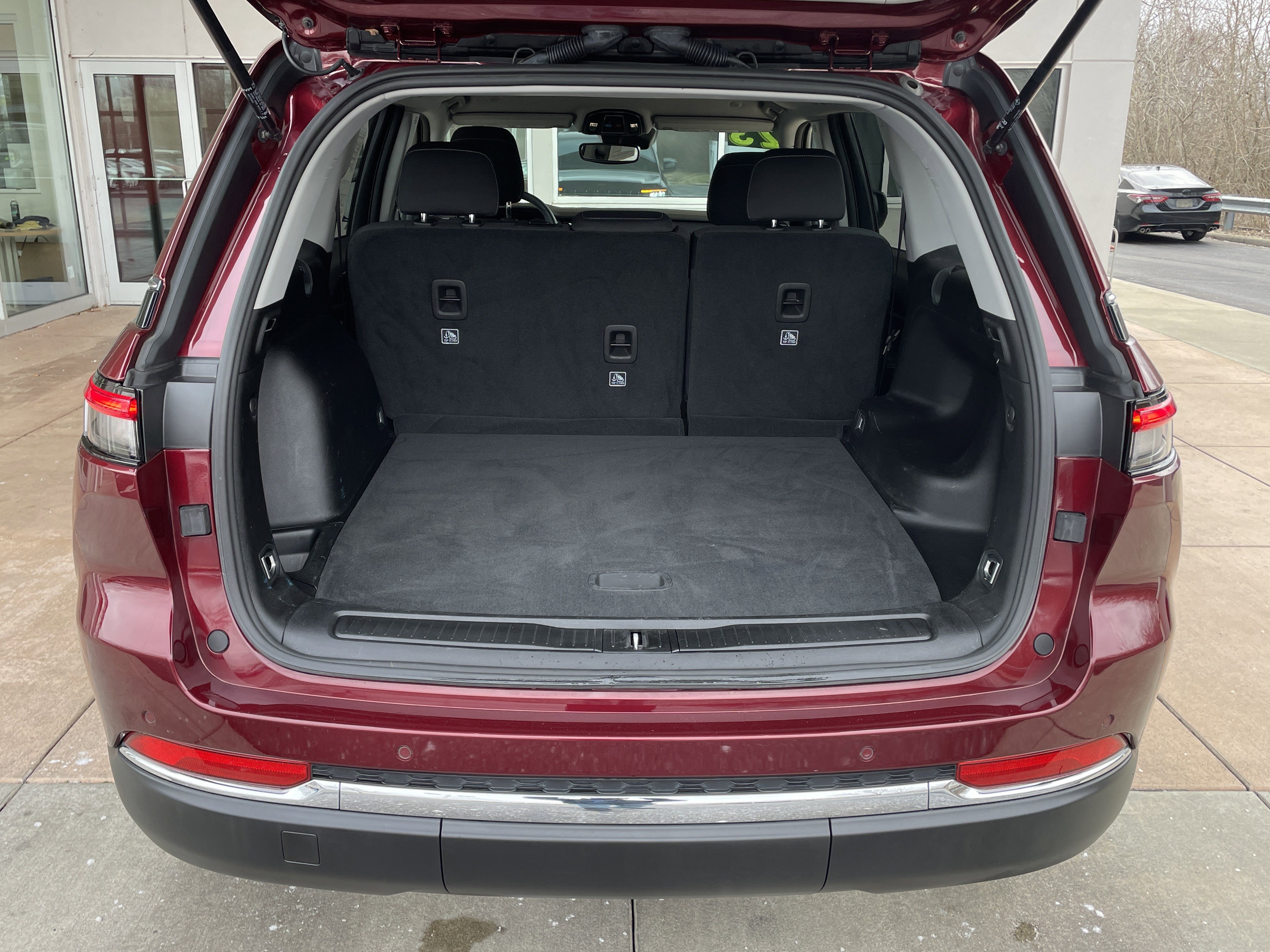 Used 2023 Jeep Grand Cherokee Laredo w/ MOPAR Finishing Package image 24