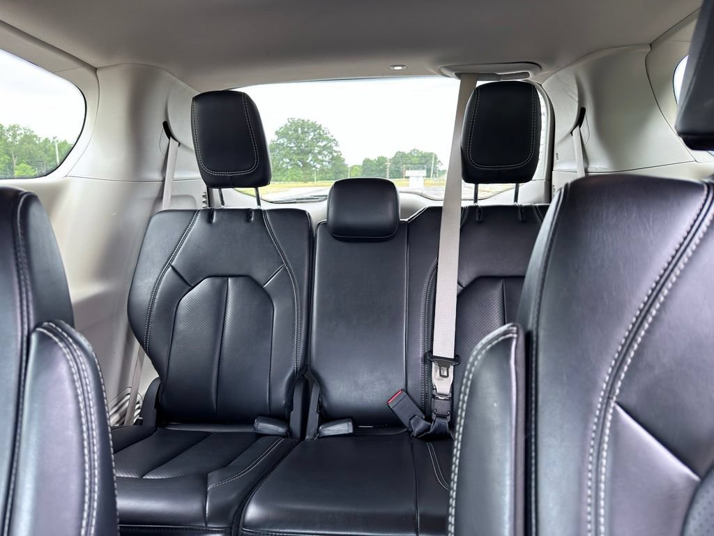 Used 2023 Chrysler Pacifica Touring-L FWD image 31