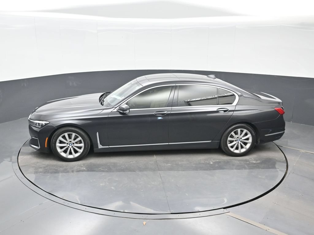 Used 2021 BMW 740i w/ Premium Package RWD image 19