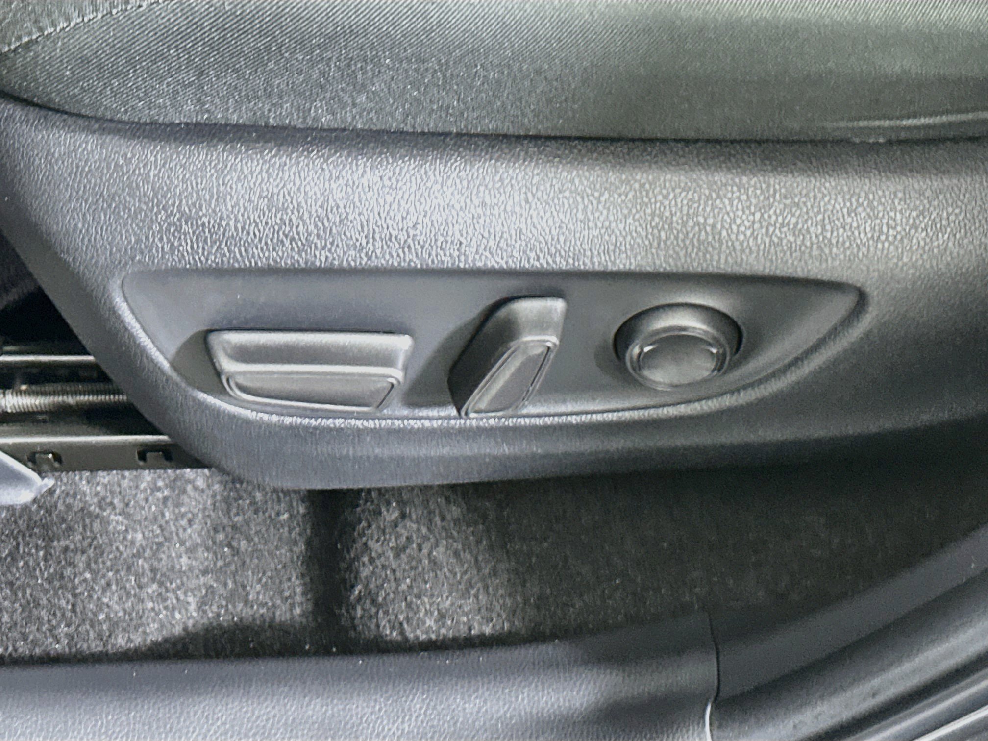 Used 2023 Toyota RAV4 XLE w/ Convenience Package FWD image 13