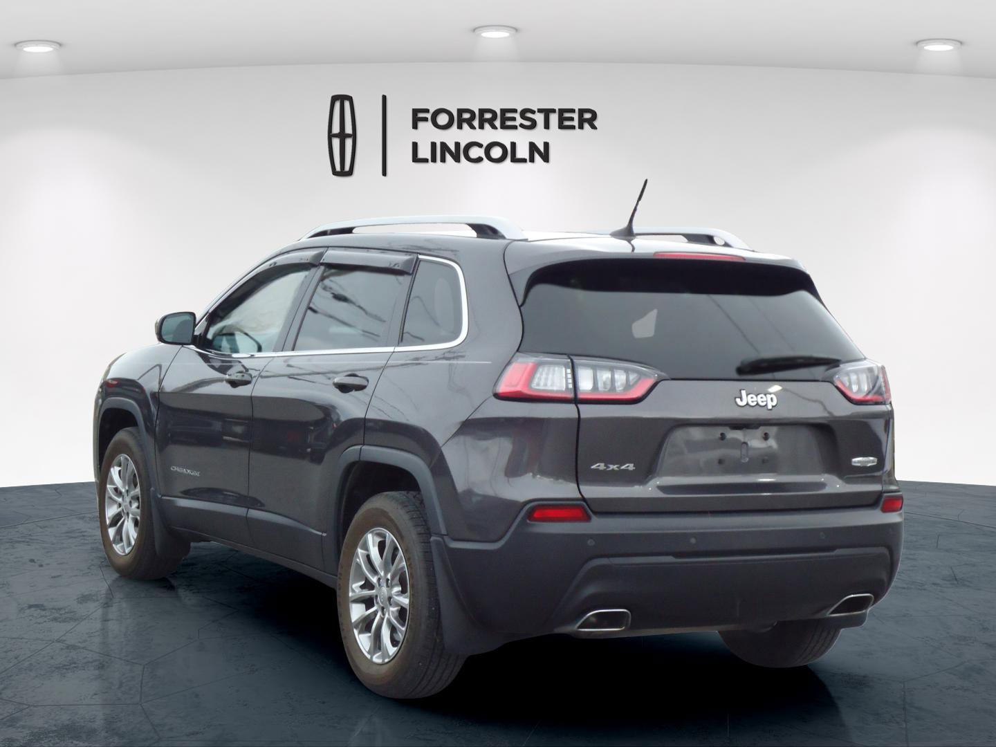 Used 2021 Jeep Cherokee Latitude Lux w/ Comfort/Convenience Group image 5