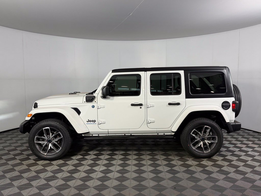 Used 2024 Jeep Wrangler Unlimited w/ Convenience Group AWD/4WD image 10